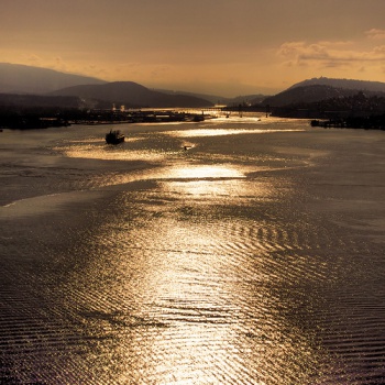 Sunrise over Vancouver Harbour by Evan Leeson