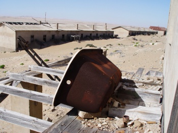 Kolmanskop by Damien du Toit